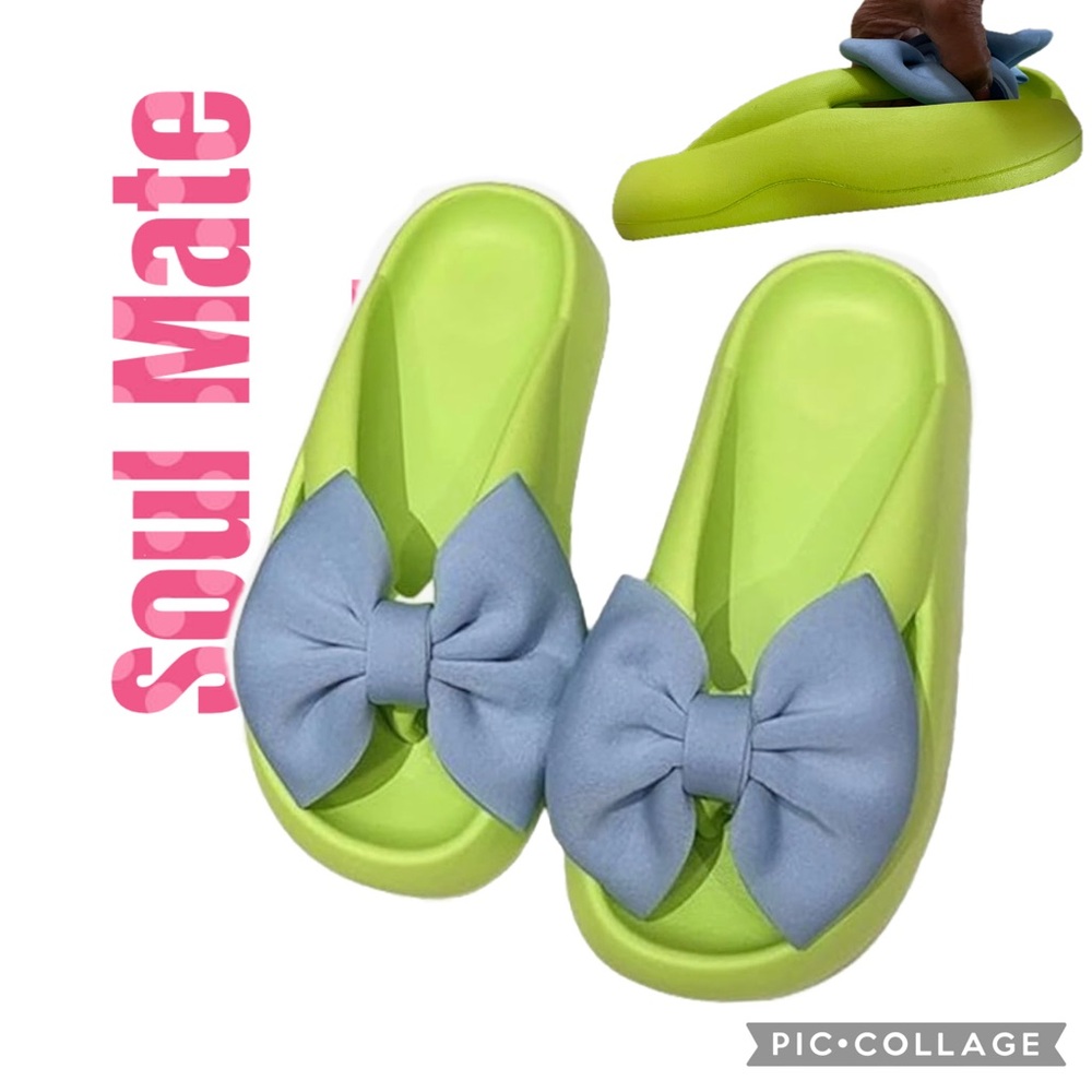 SOUL MATE SZ 7 Bold bright Green Slides with Decorative Blue Bow Super Comfy EUC